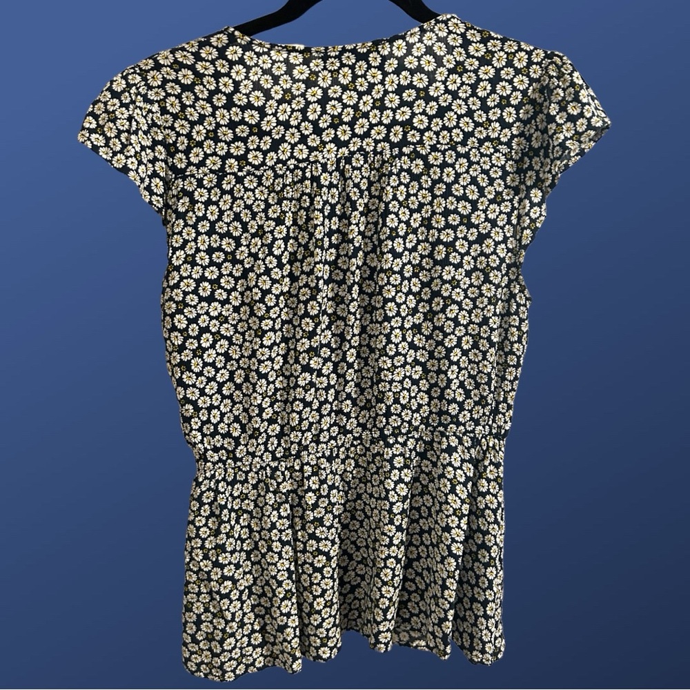 Blue Rain from Francesca’s - Daisy Floral Wrap Top - Picture 2 of 5